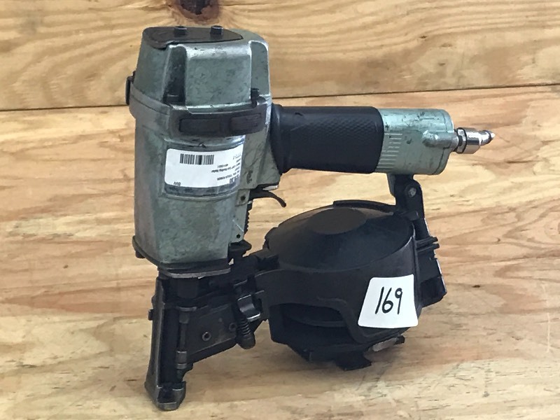 lot 169 image: Hitachi NV45AB Coil Roofing Nailer,...