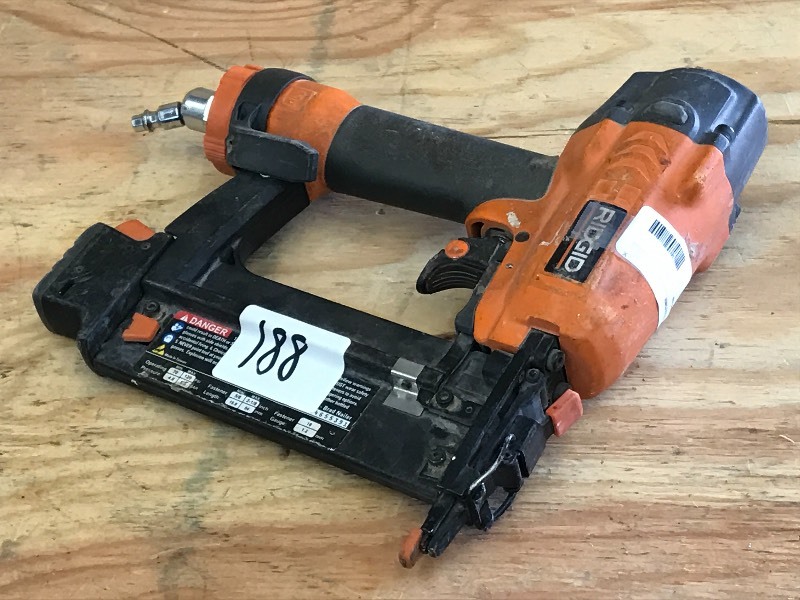 lot 188 image: Ridgid 18-Gauge Brad Nailer ...