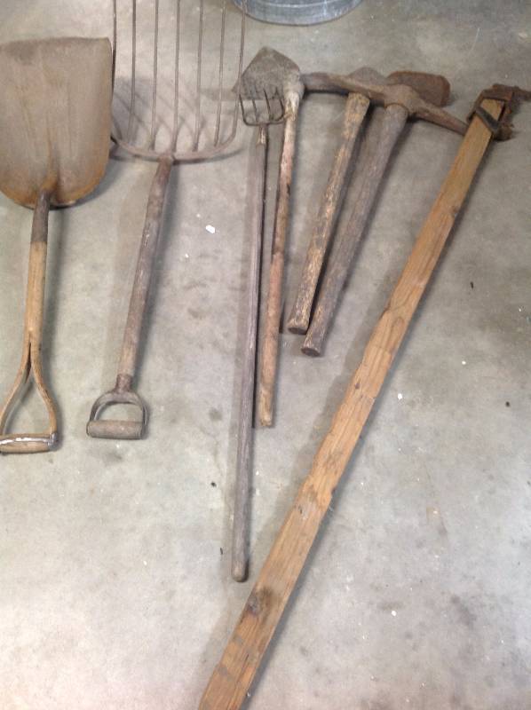 lot 6 image: Shovel, Hay fork, Hoe, pick ax, Clamp, Claw