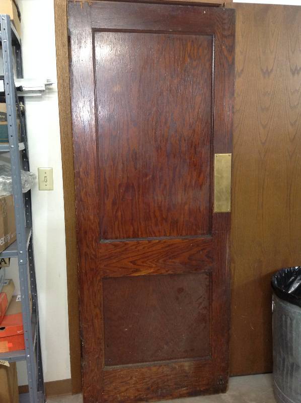 lot 7 image: Interior swinging door