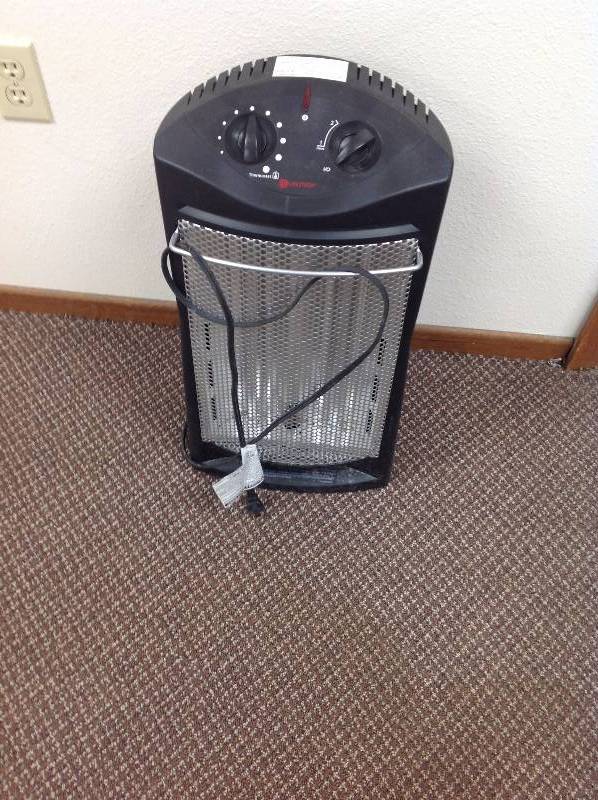 lot 49 image: Utilitech Personal Heater
