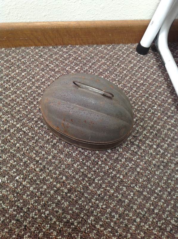 lot 23 image: Antique Kreamer Tin 2 Piece Mold