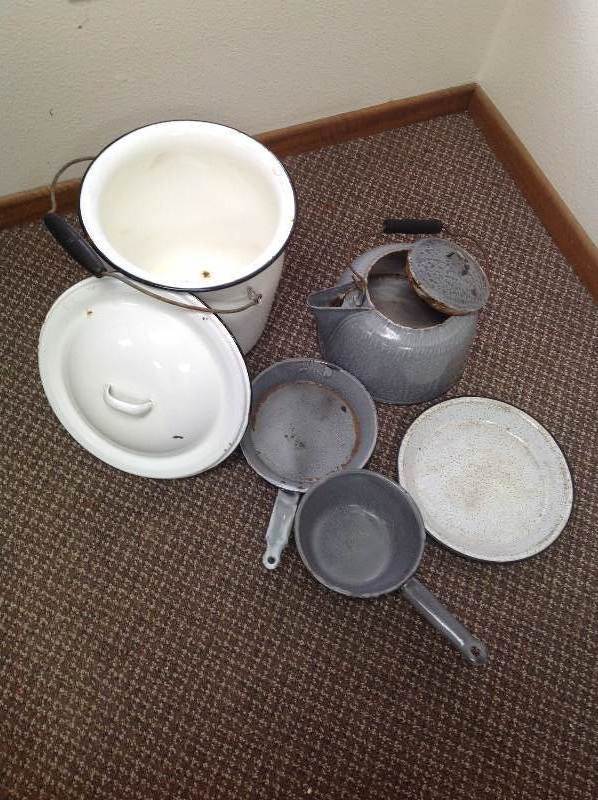 lot 25 image: Porcelain Enameled ware, One Pot, Coffee pot, Plate and two Frying pans