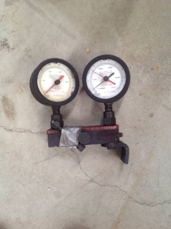lot 66 image: High Pressure Gauges