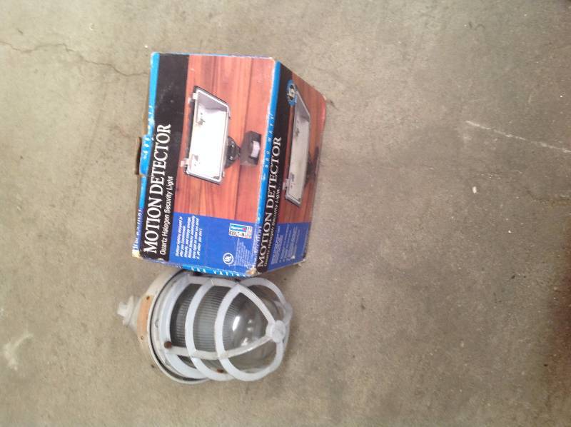 lot 72 image: Motion Light and Light Fixture for Hazardous Areas