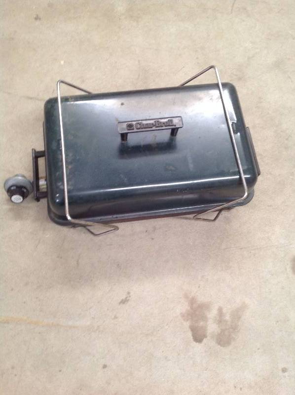 lot 79 image: Char-Broil Camp Grill