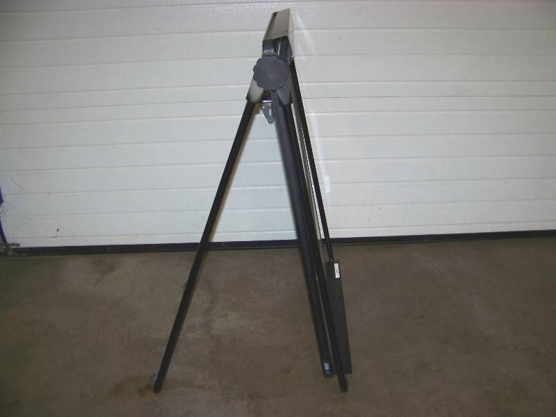 lot 113 image: Pierce, Presenter, Presentation Easel with MANY Wall  Easel Pads of Paper