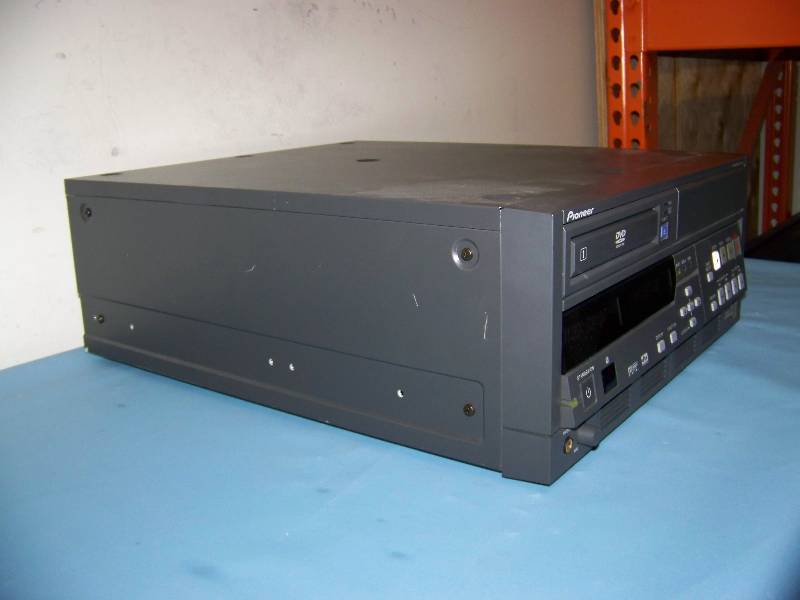 lot 90 image: Pioneer, Professional, Single Deck, DVD Reorder with Remote Control