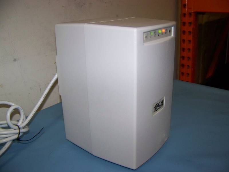 lot 95 image: Tripp-Lite, SmartPro, Medical Grade, UPS (Uninterruptible Power Supply)