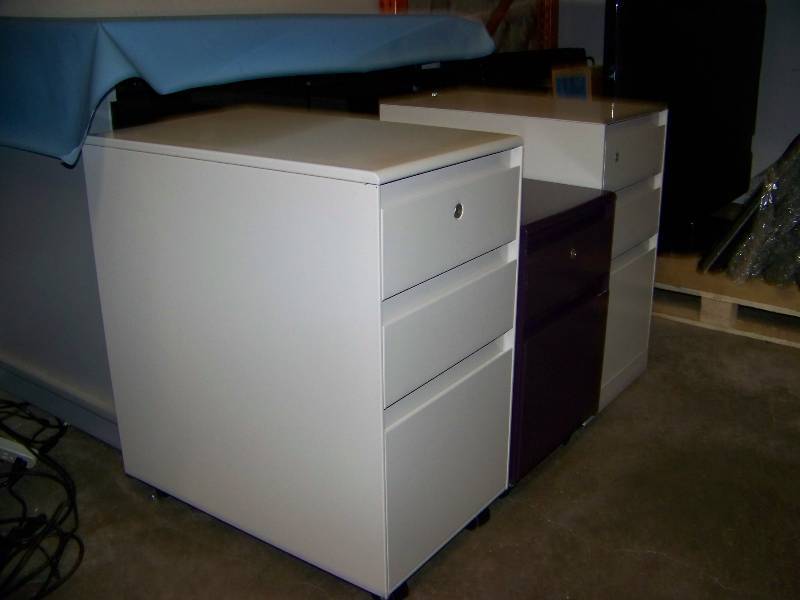 lot 131 image: (3) Small to Mid-Sized File Cabinets on Wheels