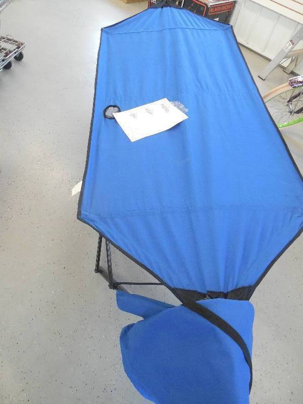 lot 36 image: 8 FOOT BLUE HAMMOCK