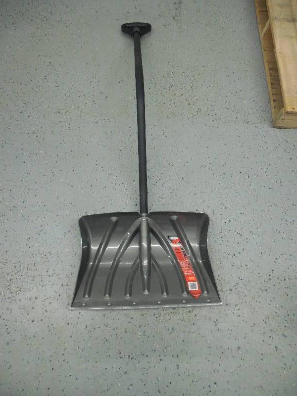 lot 9 image: STEELCORE 16 SHOVEL