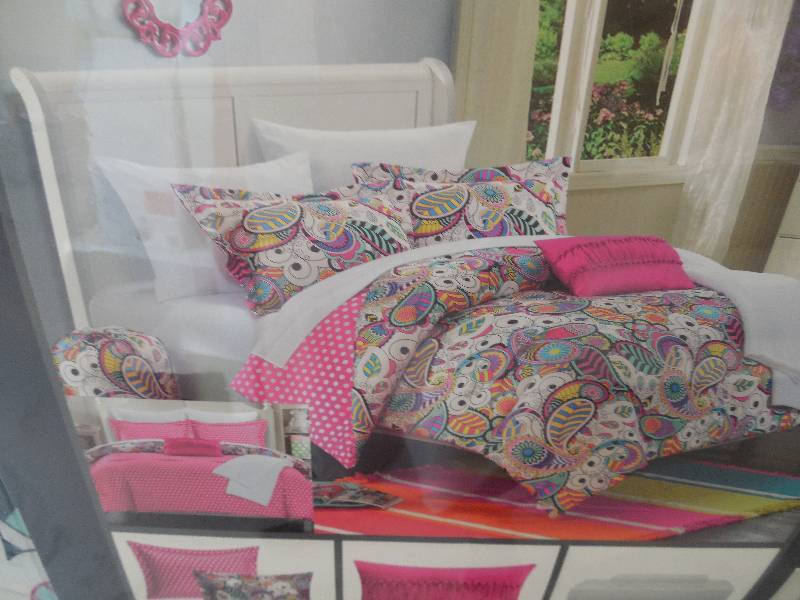 lot 118 image: Chic Home Princess Midweight Reversible Comforter Set