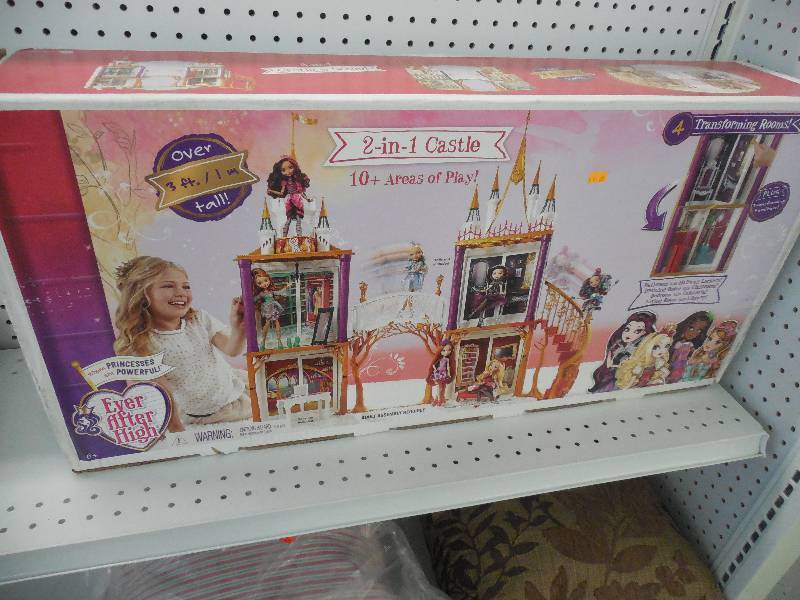 lot 142 image: Ever After High Castle Playset