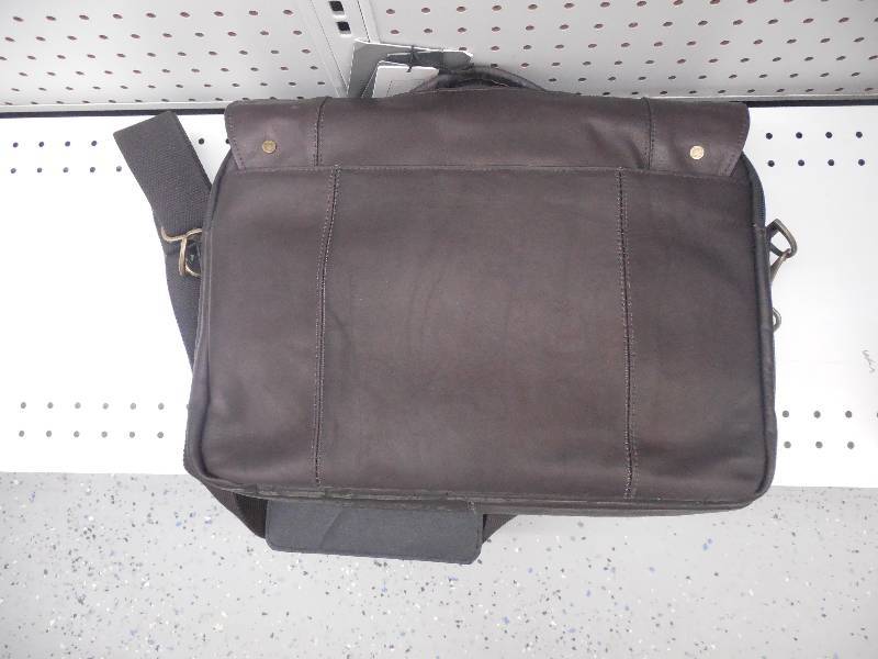 lot 167 image: KENNETH COLE OVER THE HAUL BAG