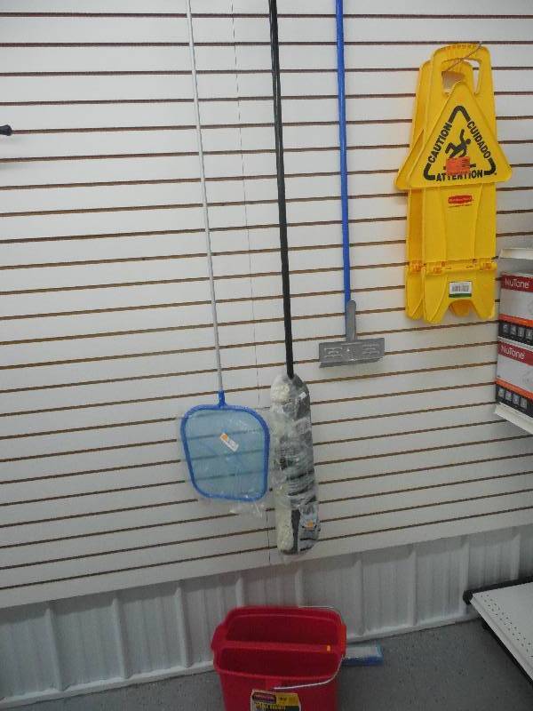 lot 172 image: FLOOR CLEANING LOT