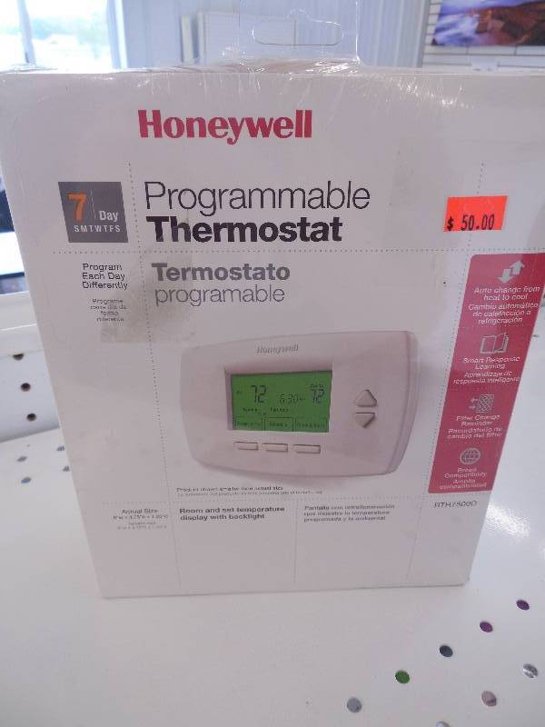 lot 209 image: Honeywell 7-day Programmable Thermostat, Rth7500d, White