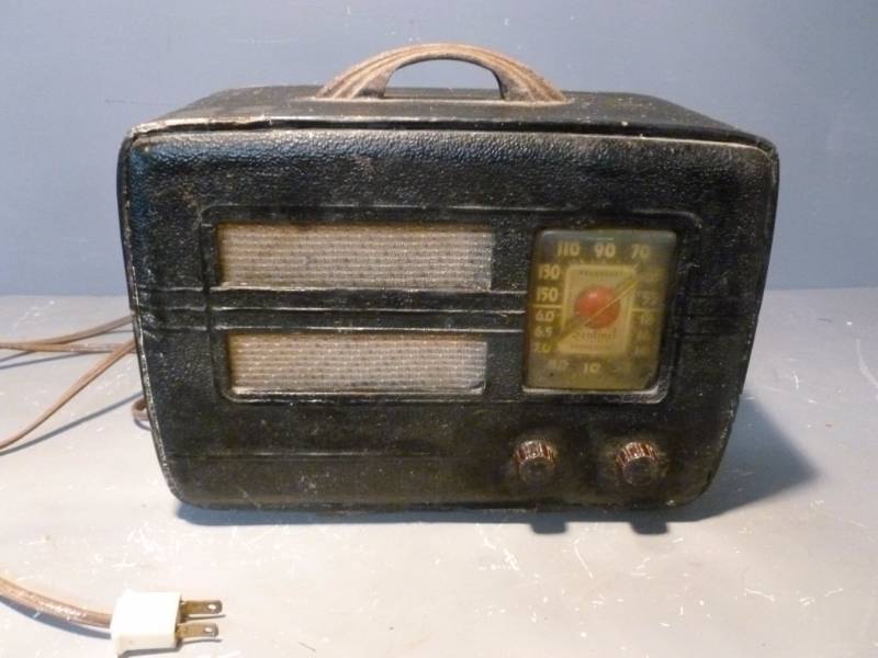 Vintage Tube Radio