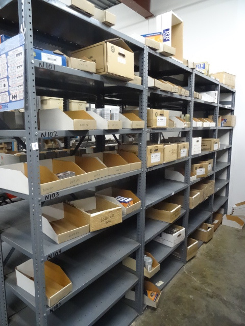 Metal shelving unit. 8 sections. Bo...