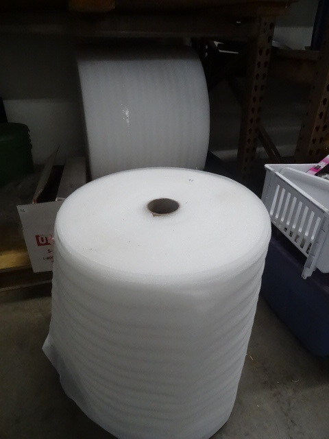 Partial and full roll of packing fo...