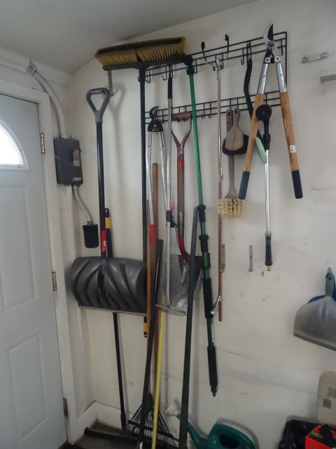 lot 2 image: Misc lawn and garden tools...