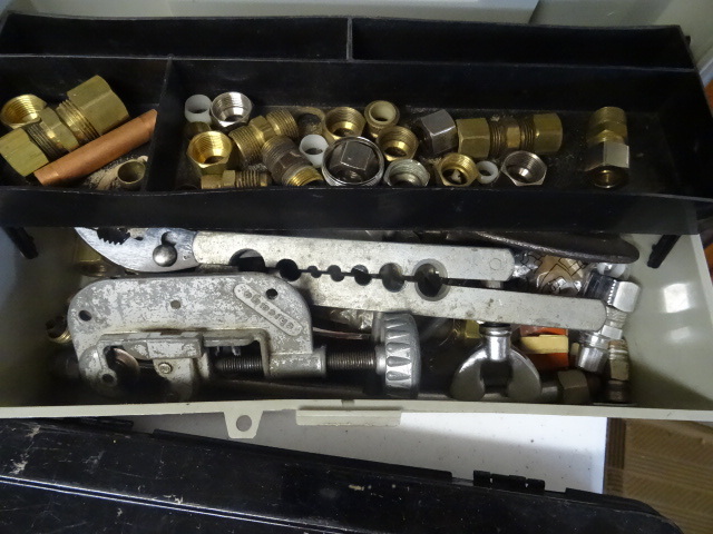 lot 17 image: Plumbers kit. Flare tool with misc ...
