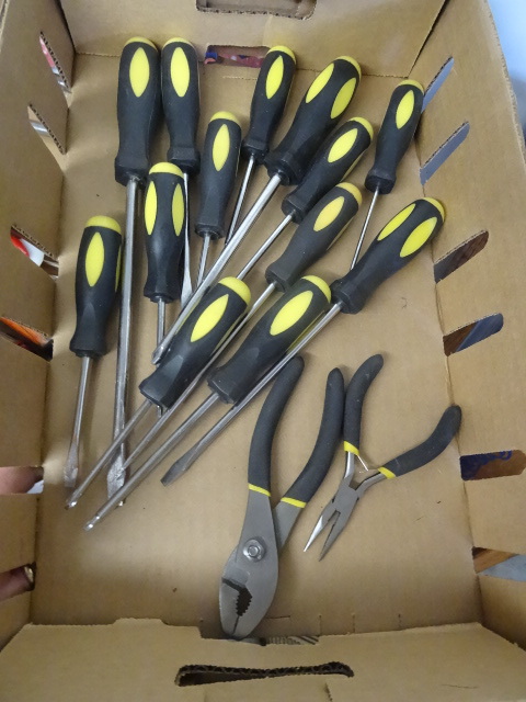lot 19 image: Screwdrivers with pliers and needle...