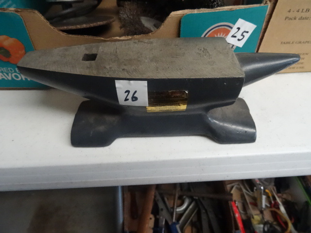 lot 26 image: F3999 15 lb Anvil...