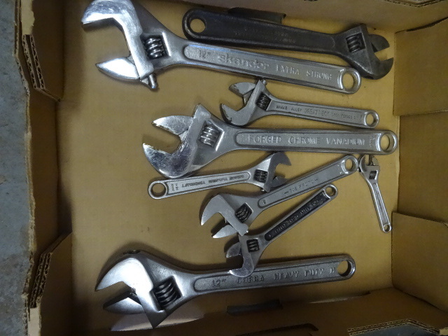 lot 42 image: 9 adjustable wrenches...