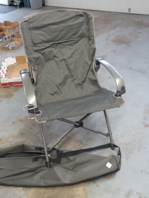lot 52 image: Lawn chair...
