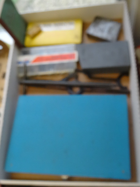 lot 72 image: E rings. Woodruff keys. Electrical ...