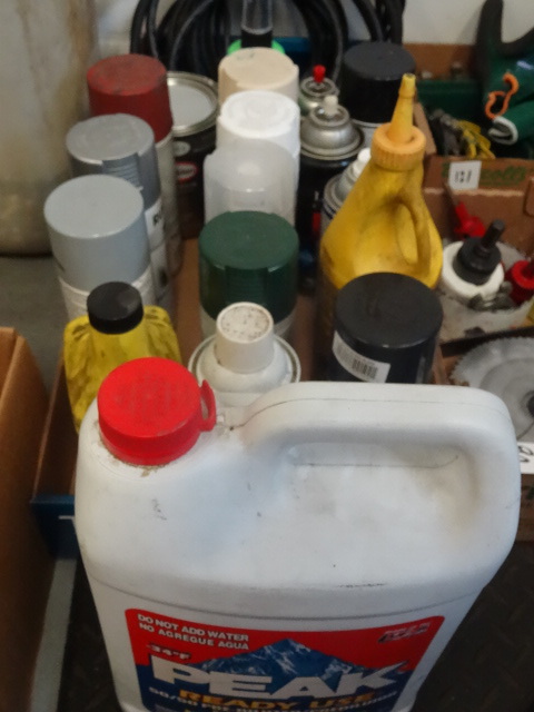 lot 91 image: Misc spray paint and chemicals. Ele...