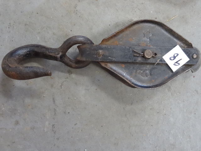 lot 98 image: Vintage #6 pulley...