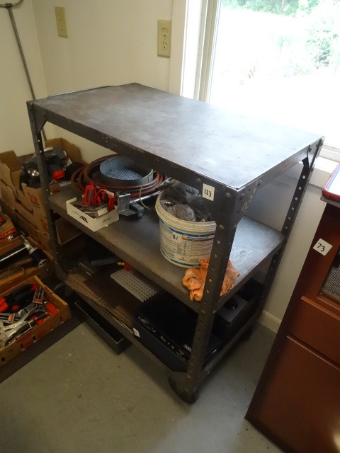 lot 123 image: Metal 4 wheel shop cart. No  conten...