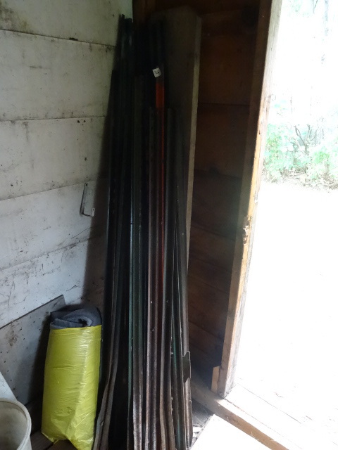lot 126 image: 21 misc fence posts...