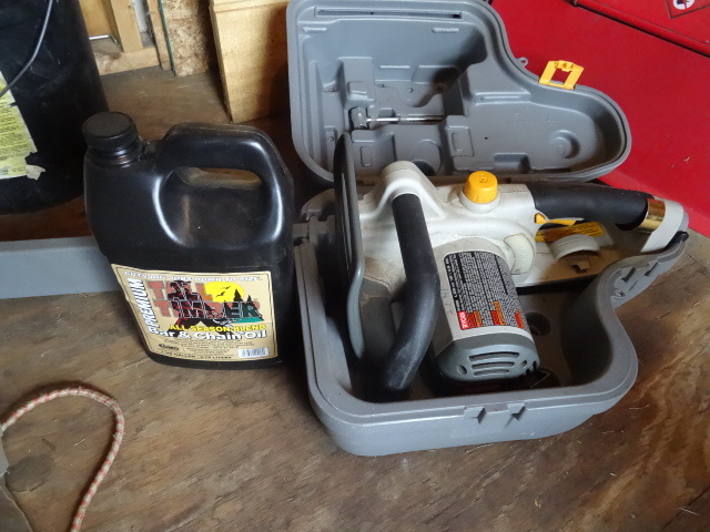 lot 138 image: Ryobi RY43006 electric chain saw. W...