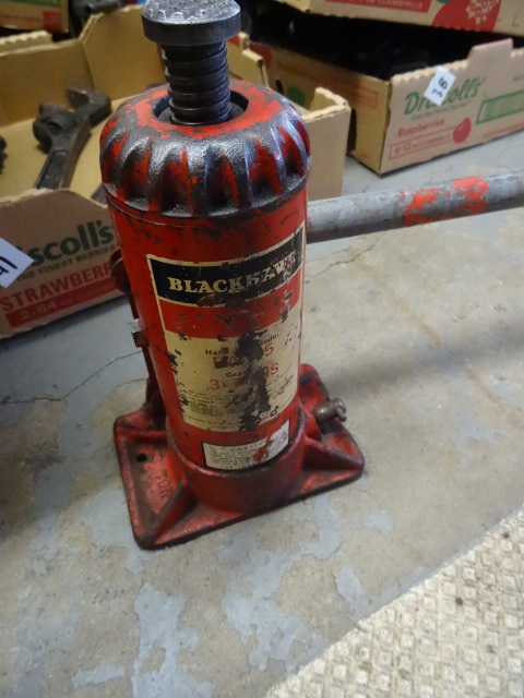 lot 159 image: Hydraulic bottle jack. Black hawk 3...