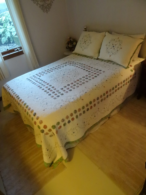 lot 169 image: Full size bed. Brass finish frame. ...