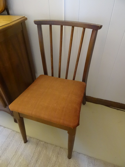 lot 171 image: 2 matching vintage wood frame chair...
