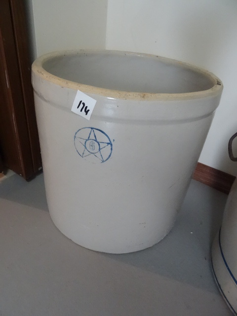 lot 174 image: #6 vintage crock. Unknown manufactu...