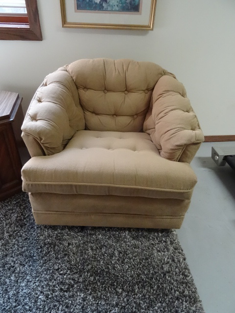 lot 177 image: Vintage swivel sofa chair...
