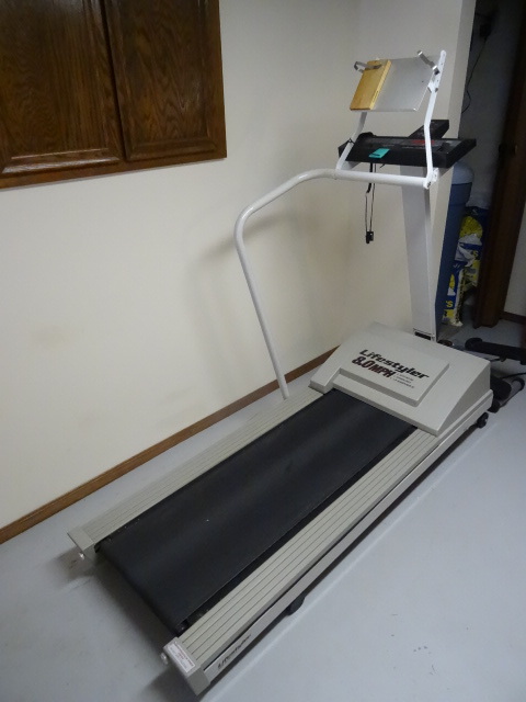 lot 179 image: Life styler tread mill. Model 831.2...