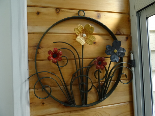 lot 182 image: Metal sculpture wall hanging. Metal...