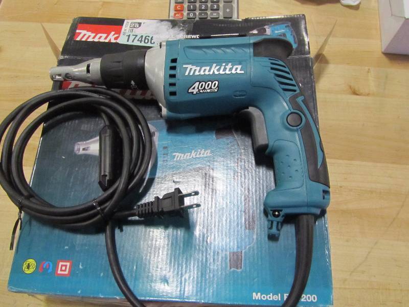 Makita 14 in. Drywall Screwdriver