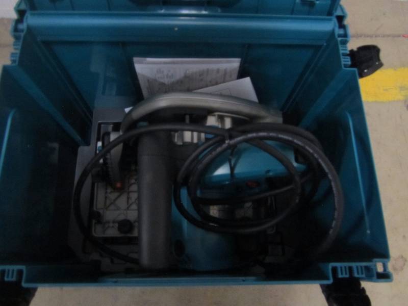 Makita 12 Amp 6-12 in. Plunge Circular Saw