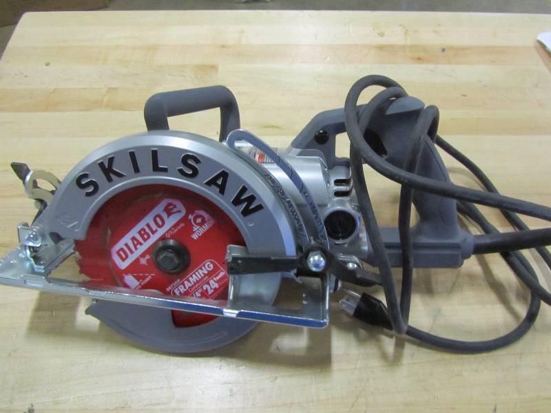 SKILSAW 15 Amp Corded Electric 7-14 in. Aluminum Worm Drive Circular Saw