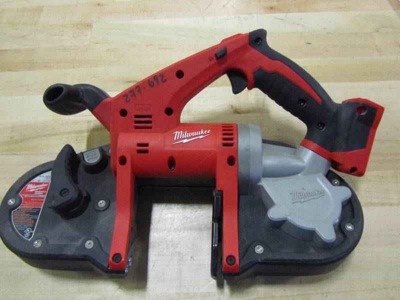 Milwaukee M18 18-Volt Lithium-Ion Cordless Band Saw