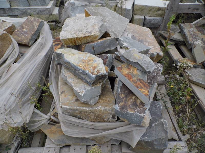 Montana Rockworks Natural Stone Retaining Wall