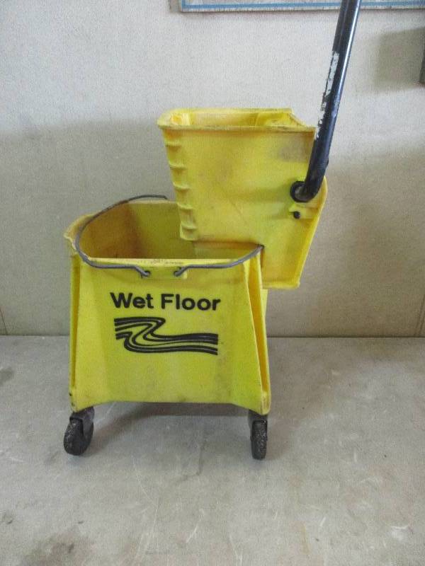Mop bucket