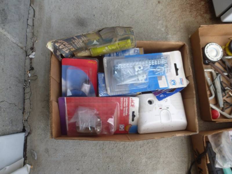 lot 33 image: Joint Compound, Door hardware & Tools